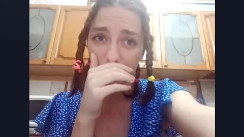 Snapshot of kacilangowski chatting on November 2025 02:18:02 PM Nika online show from November 2025 02:18:02 PM