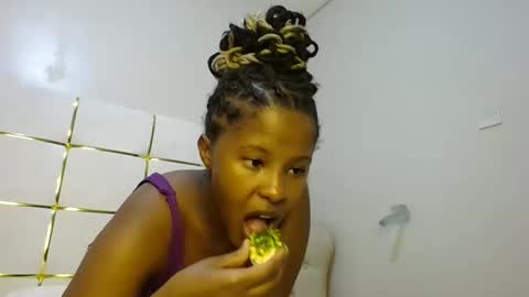 Snapshot of kadime001 chatting on February 2025 07:49:01 PM kadime online show from February 2025 07:49:01 PM