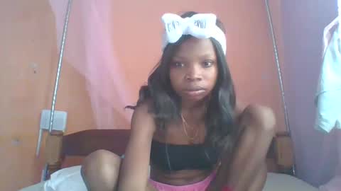 Snapshot of kadzo23 chatting on December 2024 07:03:01 AM Kadzo online show from December 2024 07:03:01 AM