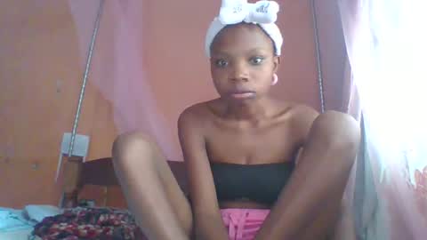 Snapshot of kadzo23 chatting on December 2024 01:13:02 PM Kadzo online show from December 2024 01:13:02 PM