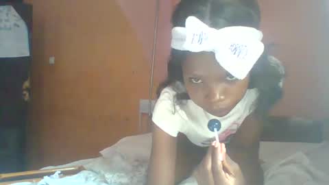 Snapshot of kadzo23 chatting on January 2025 09:13:01 AM Kadzo online show from January 2025 09:13:01 AM
