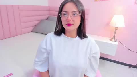 Kyelie online show from October 2025 07:47:02 PM