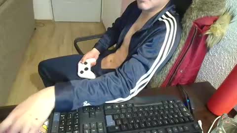 kael_art_d online show from December 2024 05:00:01 AM