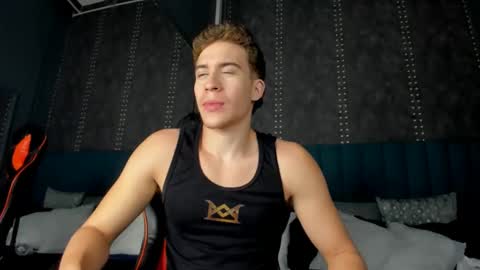 Snapshot of kael_brown1 chatting on October 2025 07:34:02 PM KAEL online show from October 2025 07:34:02 PM