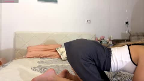 Snapshot of kaeliascorch chatting on September 2025 12:09:01 PM Hi my name is Senia online show from September 2025 12:09:01 PM