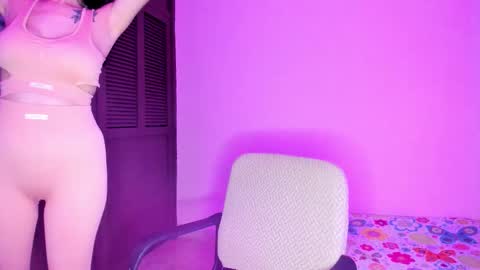 kaiahmont online show from November 2025 05:02:01 PM