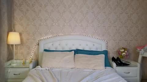 Kaia Monday Thursday FridaySaturdaySunday online show from November 2025 03:21:01 PM