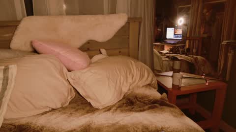 Kailee Smile online show from January 2026 04:28:01 AM