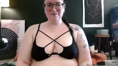 Snapshot of kaitrosss chatting on May 2026 07:32:01 PM kaitrosss online show from May 2026 07:32:01 PM