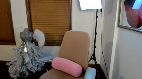 Kaiya    online show from December 2024 04:04:01 AM