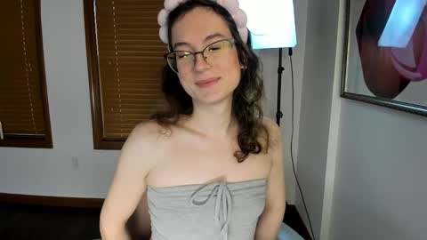 Kaiya    online show from December 2024 08:58:02 PM