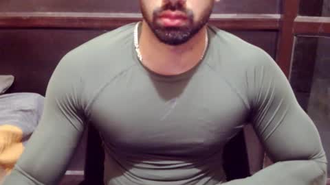 Vicky online show from October 2025 06:09:01 PM