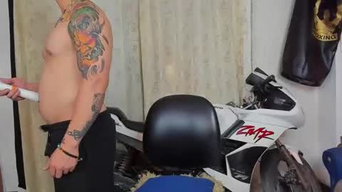 Snapshot of kaledd_musclee chatting on January 2025 07:11:01 PM Kaledd musclees room Master online show from January 2025 07:11:01 PM