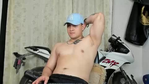 Snapshot of kaledd_musclee chatting on January 2025 10:25:02 PM Kaledd musclees room Master online show from January 2025 10:25:02 PM