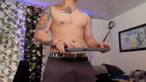 Snapshot of kaledd_musclee chatting on February 2025 10:25:02 PM Kaledd musclees room Master online show from February 2025 10:25:02 PM