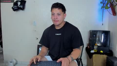 Snapshot of kaledd_musclee chatting on March 2025 08:27:02 PM Kaledd musclees room Master online show from March 2025 08:27:02 PM