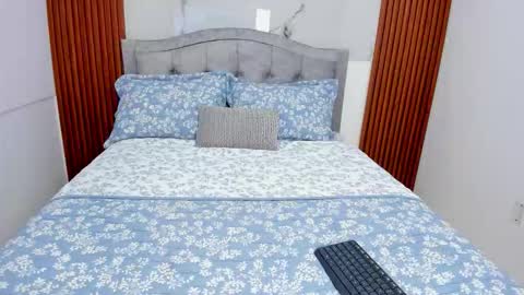 Kali Bloom  online show from December 2025 08:48:02 PM