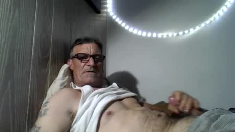 Snapshot of kalifornia91666 chatting on November 2025 10:42:02 PM kalifornia91666 online show from November 2025 10:42:02 PM