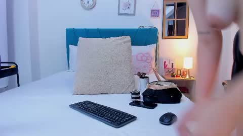 Kamilalopez online show from July 2026 07:31:02 PM