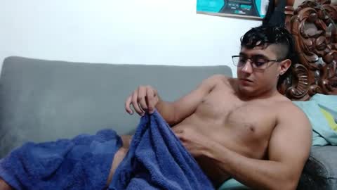 kamenov00 online show from January 2025 11:08:01 PM