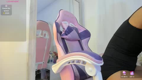 Snapshot of kamila_arias chatting on December 2024 12:06:01 PM online show from December 2024 12:06:01 PM