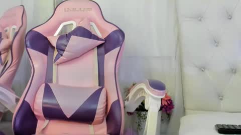 Snapshot of kamila_arias chatting on February 2025 12:00:02 PM online show from February 2025 12:00:02 PM