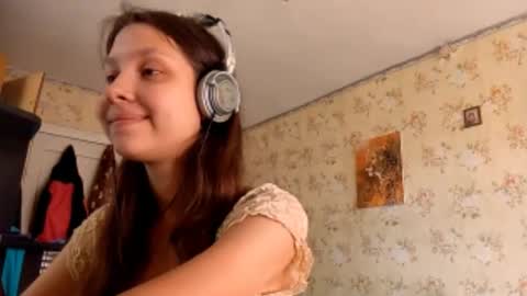 Mari  Simmons online show from September 2025 07:10:02 AM