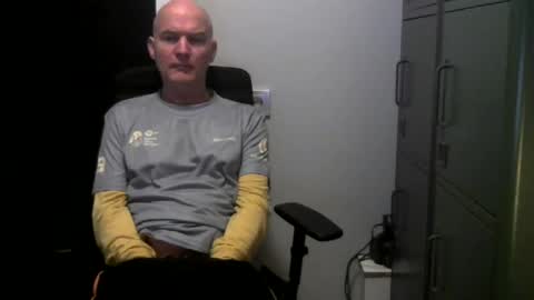 Robbie online show from January 2025 06:33:01 AM