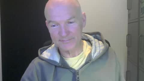 Robbie online show from April 2026 05:15:01 AM