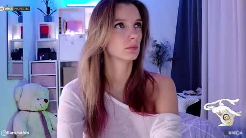 Julia online show from November 2025 12:10:01 AM