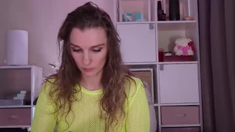 Julia online show from March 2026 08:04:01 PM