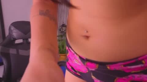 karamoss online show from April 2026 10:12:01 PM