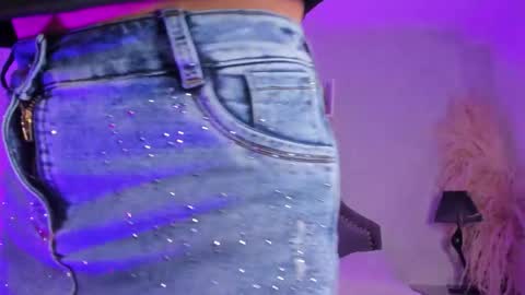 Snapshot of karelymitchel chatting on February 2026 01:01:02 PM Karely online show from February 2026 01:01:02 PM