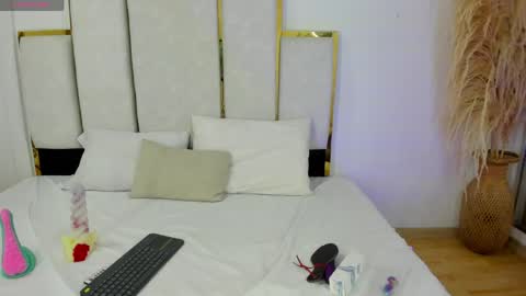 Karen  online show from April 2026 03:06:01 AM