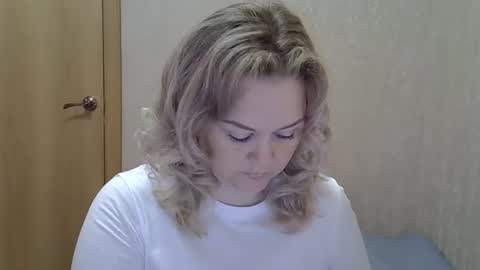 Snapshot of karennelsonx chatting on October 2025 10:27:02 AM karennelsonx online show from October 2025 10:27:02 AM