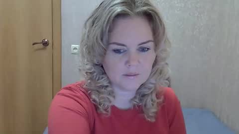 Snapshot of karennelsonx chatting on October 2025 12:44:02 PM karennelsonx online show from October 2025 12:44:02 PM