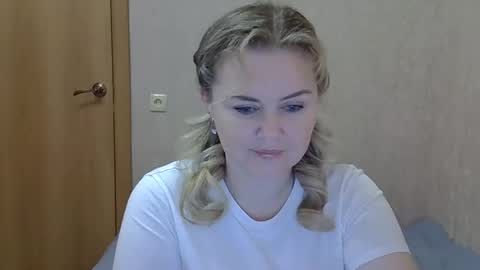 karennelsonx online show from November 2025 02:07:01 PM