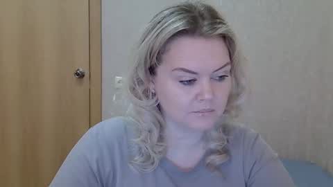 karennelsonx online show from April 2026 09:10:01 AM