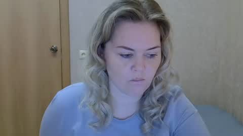 Snapshot of karennelsonx chatting on July 2026 08:32:01 AM karennelsonx online show from July 2026 08:32:01 AM