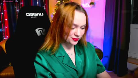 Snapshot of kari_lunna chatting on December 2024 03:49:02 AM Karoline online show from December 2024 03:49:02 AM