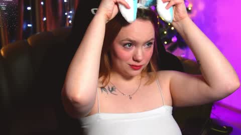 Snapshot of kari_lunna chatting on December 2024 03:18:02 AM Karoline online show from December 2024 03:18:02 AM