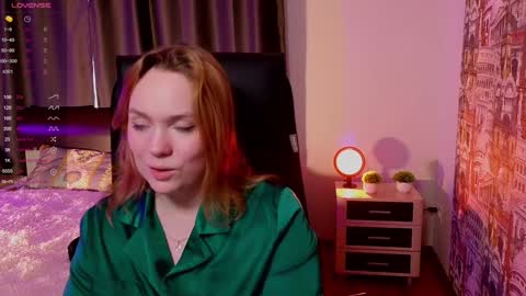 Snapshot of kari_lunna chatting on January 2025 09:49:02 AM Karoline online show from January 2025 09:49:02 AM