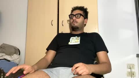 karim03larbi online show from February 2025 10:51:02 PM