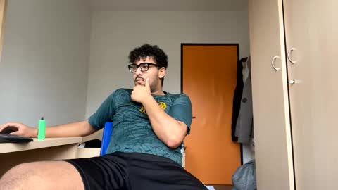 karim03larbi online show from February 2025 10:20:02 AM