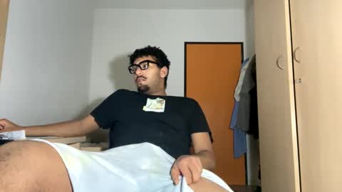 karim03larbi online show from March 2025 07:43:02 PM