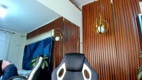 karinasanchezz online show from October 2025 11:54:02 AM