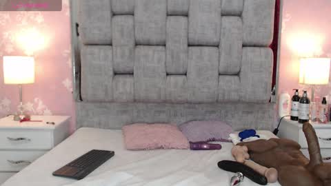 Snapshot of karinasimonz chatting on December 2024 07:43:01 PM KarinaSimonz online show from December 2024 07:43:01 PM