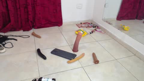 Snapshot of karinasimonz chatting on February 2025 08:39:01 PM KarinaSimonz online show from February 2025 08:39:01 PM