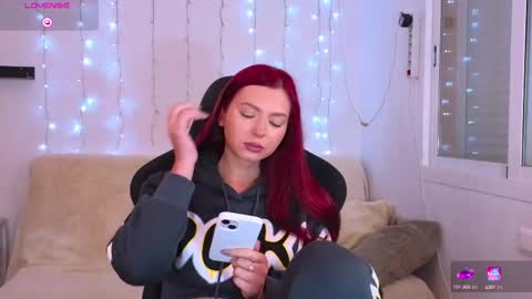 Snapshot of karinchik_ chatting on March 2025 10:21:01 PM Karina online show from March 2025 10:21:01 PM