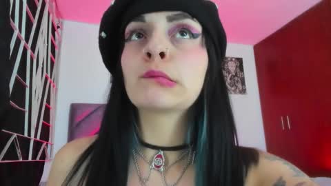 KARINNA  RAVEN online show from December 2025 12:17:01 AM